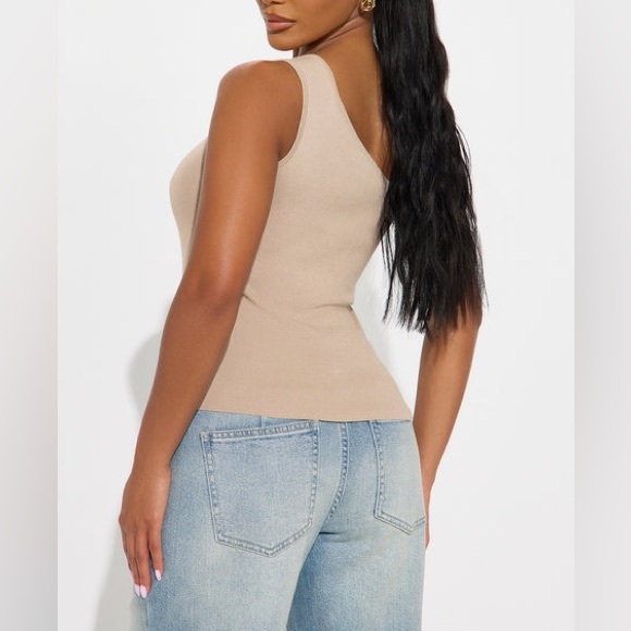 🧷NWT One-Shoulder Hardware Top Sz XL🧷 - Picture 3 of 5